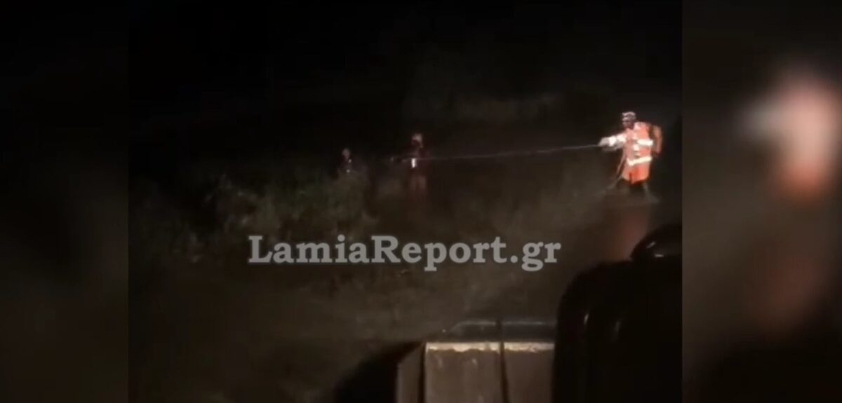 Κακοκαιρία στη Φθιώτιδα: Δραματική διάσωση εγκλωβισμένου οδηγού, για 8 ώρες, σε χείμαρρο (VIDEO)