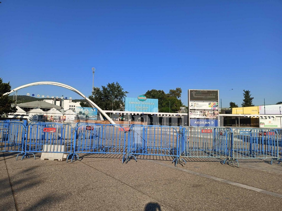 Σε κλοιό η ΔΕΘ – «Φρούριο» το κέντρο με αστυνομικές κλούβες και κιγκλιδώματα (ΦΩΤΟ)