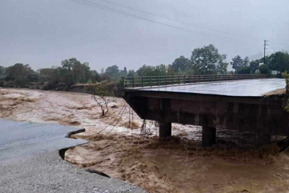 Αποκλεισμένο το Νότιο Πήλιο – Κατέρρευσε γέφυρα (ΦΩΤΟ)