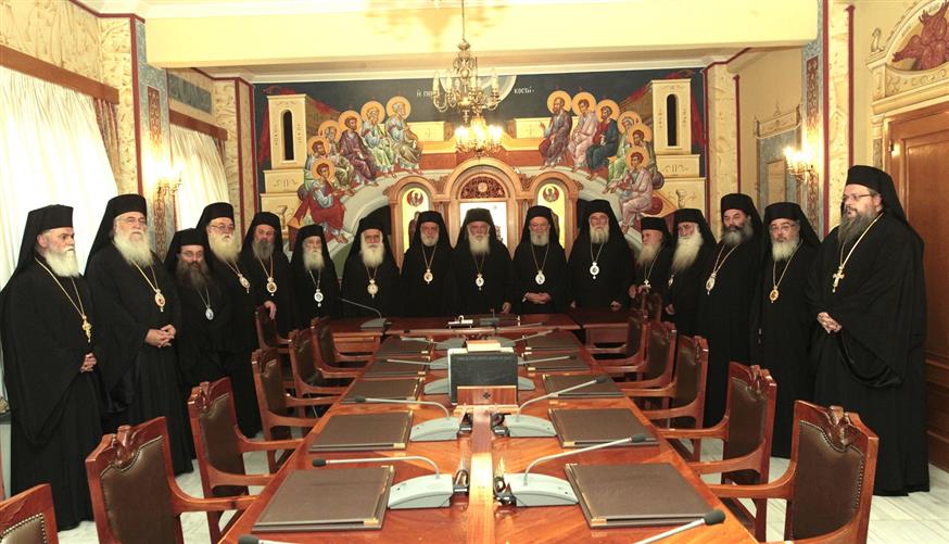 Ιερά Σύνοδος για νέες ταυτότητες: Ανίσχυρες θεολογικώς οι θεωρίες ότι προσβάλλεται το δόγμα μας