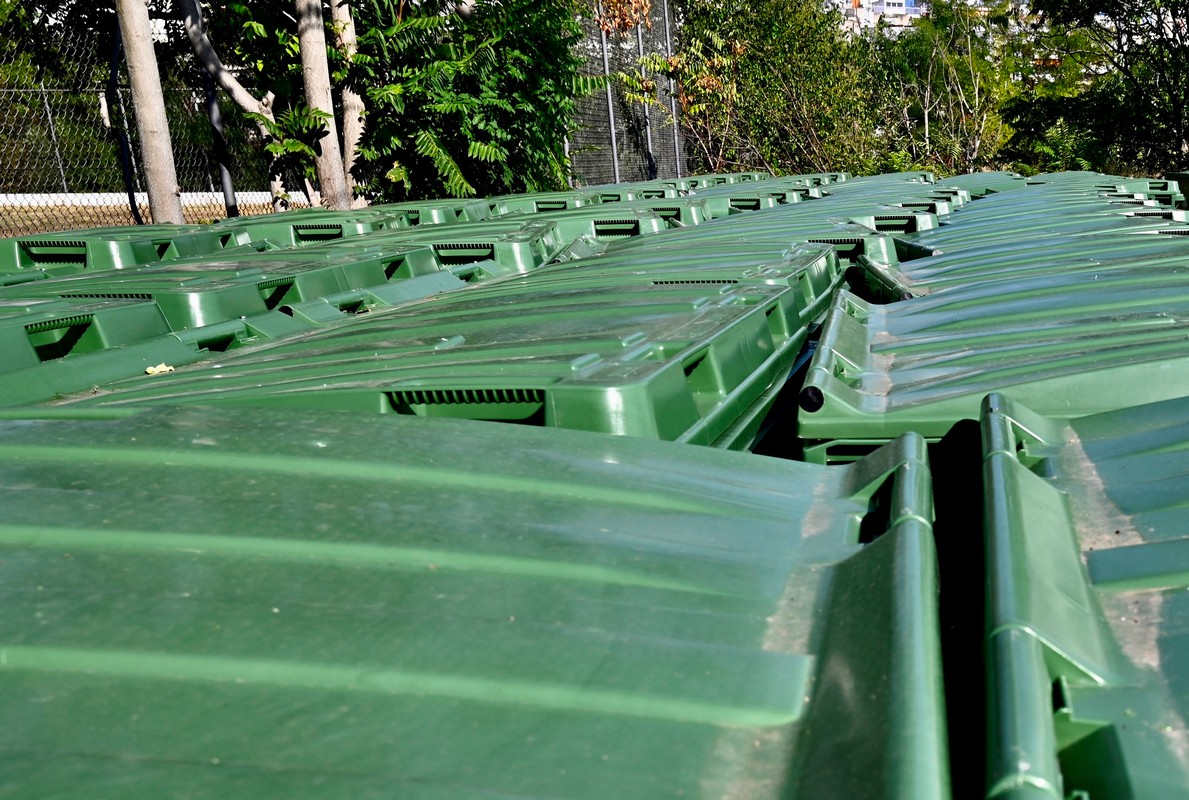 κάδους απορριμμάτων