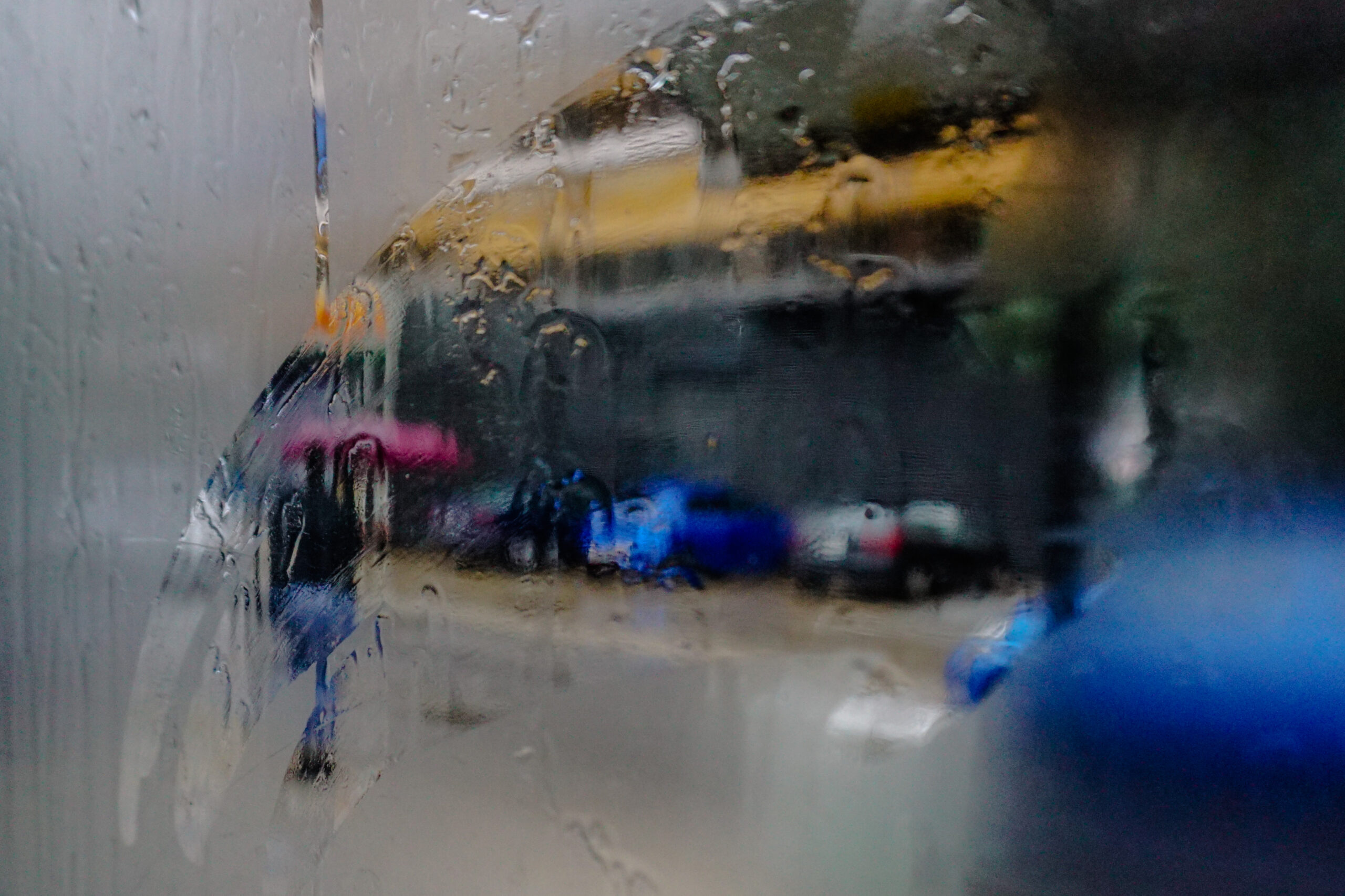 H κακοκαιρία Daniel Έφτασε στην Αττική – Ποτάμια οι δρόμοι (ΦΩΤΟ)