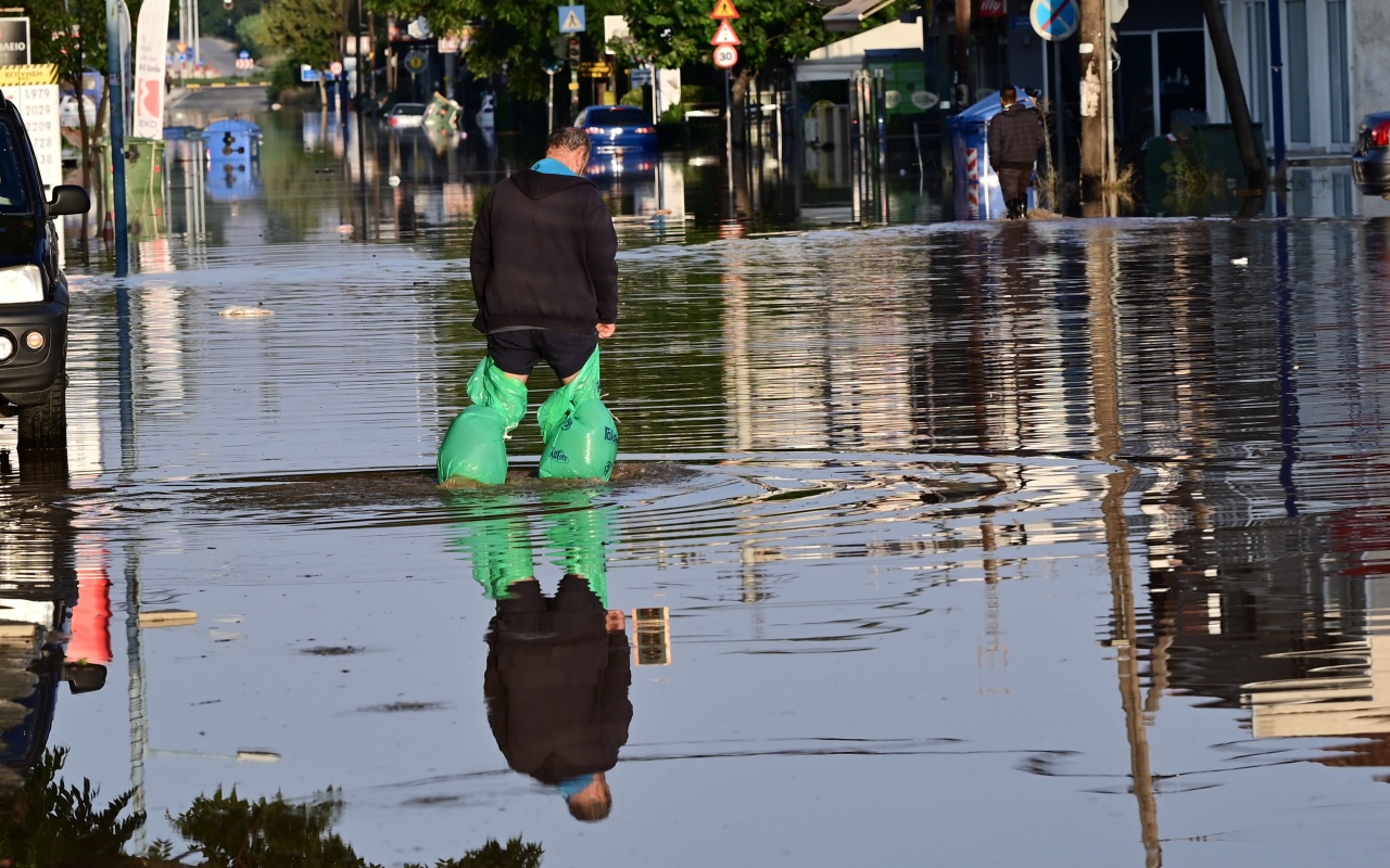 Αρκετοί οι πλημμυροπαθείς από την κακοκαιρία «Daniel» που δεν έχουν πάρει αποζημιώσεις (VIDEO)