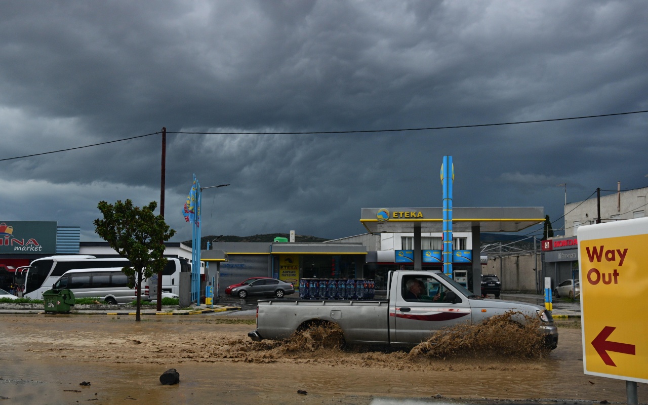 Σε ποιες περιοχές καταγράφονται σήμερα τα μεγαλύτερα ύψη βροχής