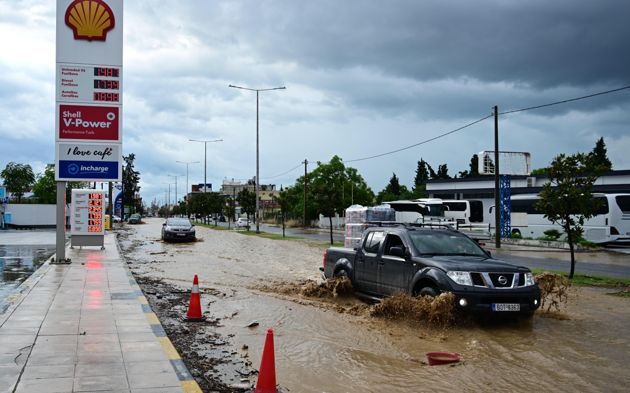 Θεσσαλία: Οι κυκλοφοριακές ρυθμίσεις από την επέλαση της κακοκαιρίας – Ποιοι δρόμοι είναι κλειστοί