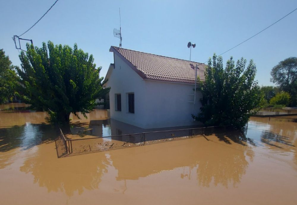 Σε απόγνωση οι κάτοικοι στα Καλογριανά Καρδίτσας: Δεν έχουμε φαγητό και νερό εδώ και 3 ημέρες (ΦΩΤΟ)