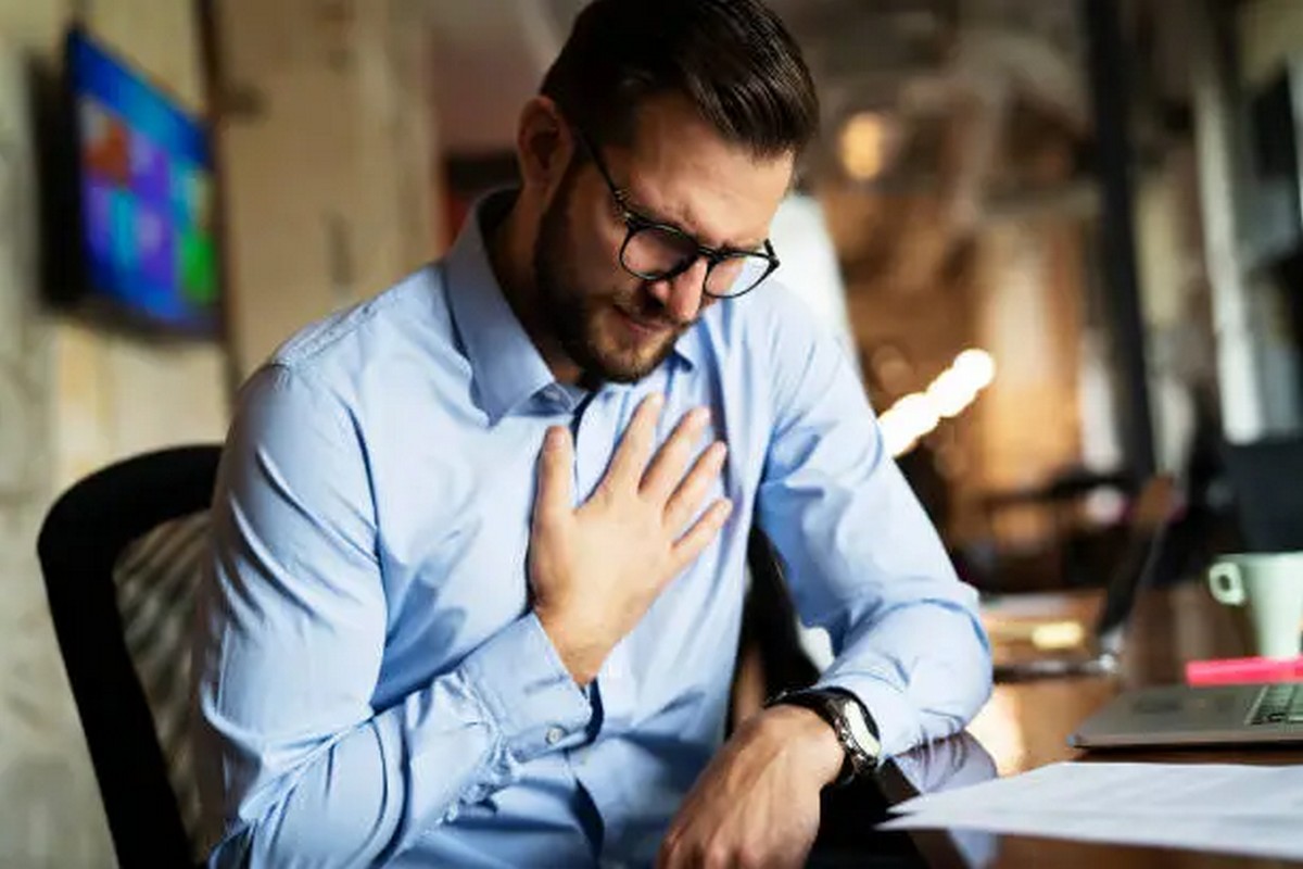 Τα «ύπουλα» συμπτώματα που προειδοποιούν ότι πρέπει να επισκεφτείτε καρδιολόγο