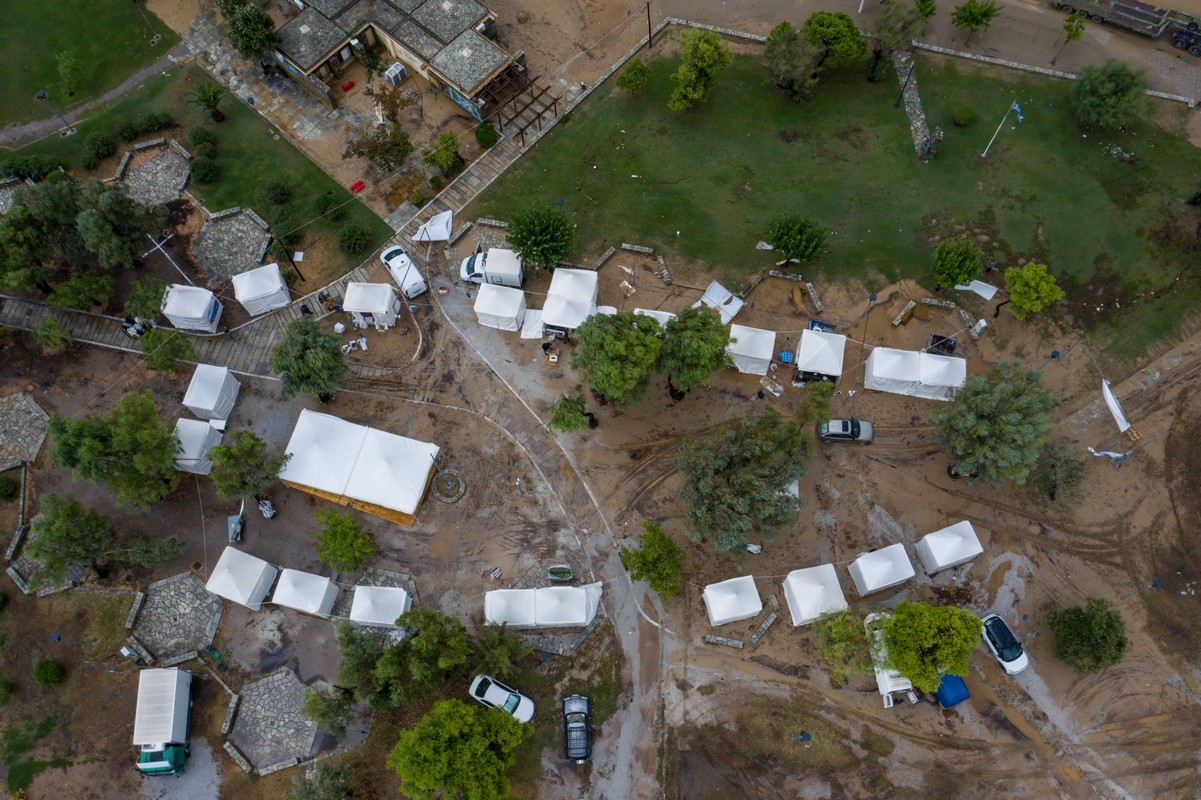 Στο έλεος της κακοκαιρίας η χώρα – Στους τρεις οι νεκροί – Ανυπολόγιστες καταστροφές (VIDEO)