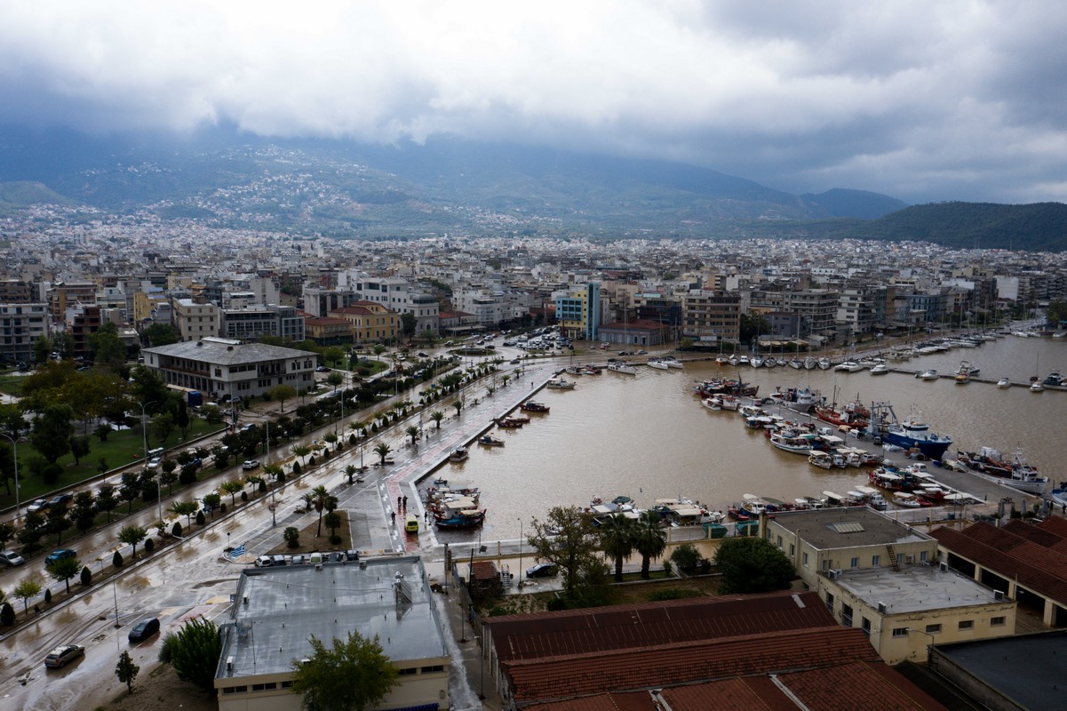 Βόλος: «Πωλούν το εμφιαλωμένο νερό 5 ευρώ», καταγγέλλει ο Μπέος (VIDEO)