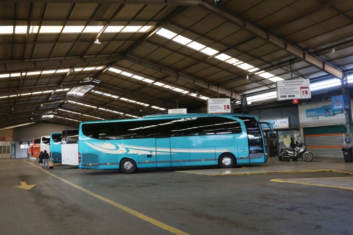 Δράμα: Χειροπέδες στον οδηγό λεωφορείου που αποβίβασε ανήλικους σε ερημική περιοχή