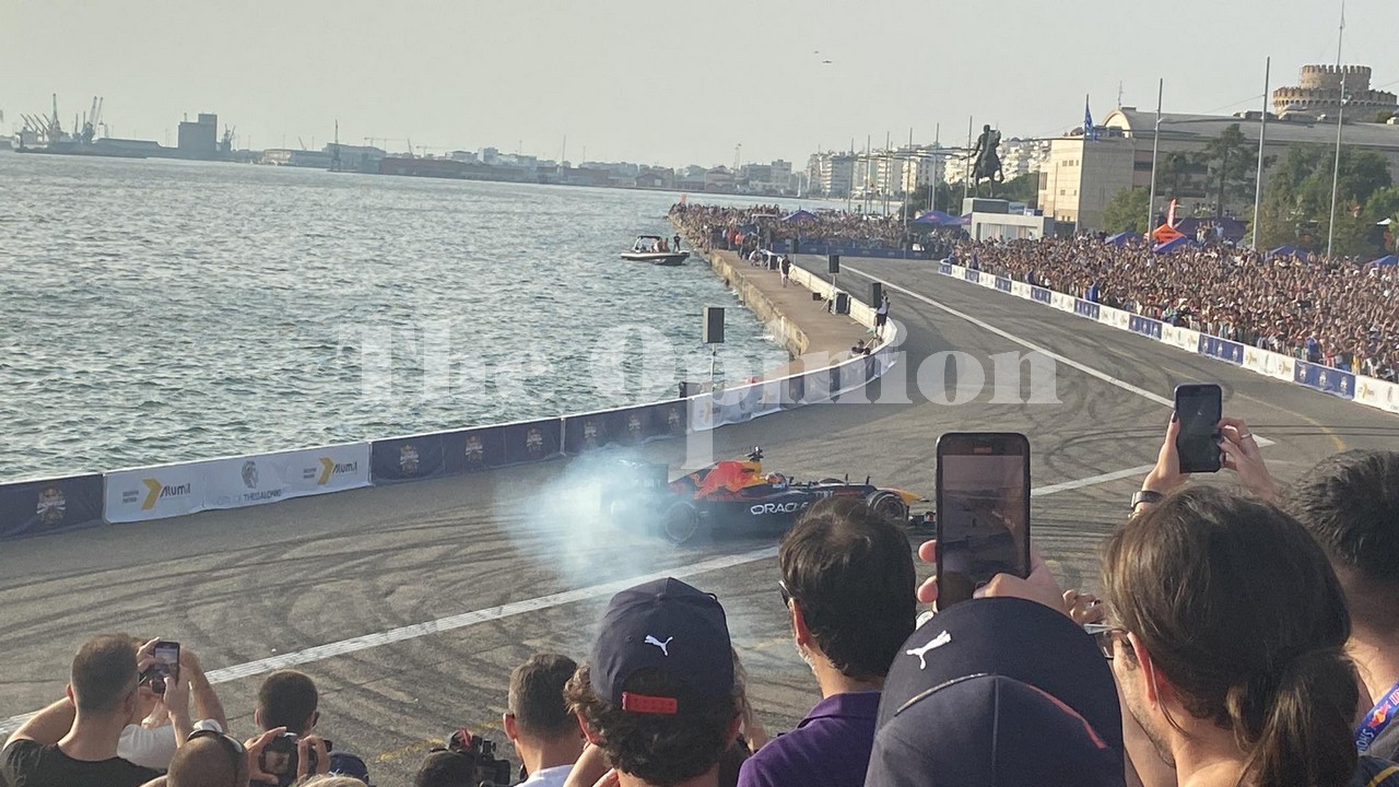 Redbull Showrun: Η RB8 έκλεψε τα βλέμματα στη Νέα Παραλία (ΦΩΤΟ+VIDEO)