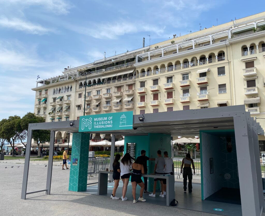 Δ.Θεσσαλονίκης: «Μίνι» Μουσείο Ψευδαισθήσεων στην πλατεία Αριστοτέλους