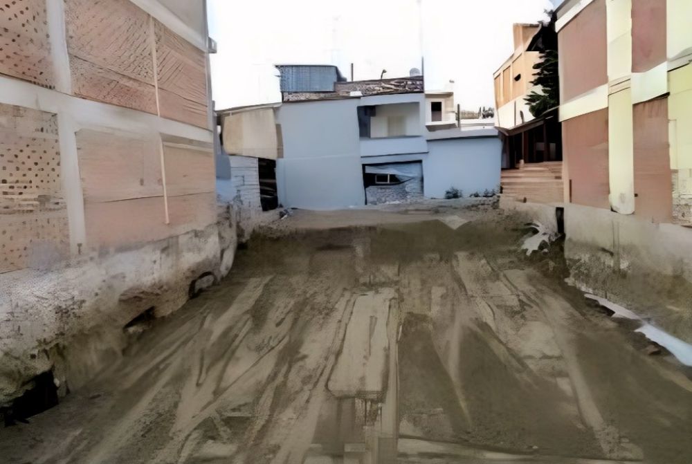 Λάρισα: Εκκενώθηκαν δύο πολυκατοικίες – Στον «αέρα» τα θεμέλιά τους