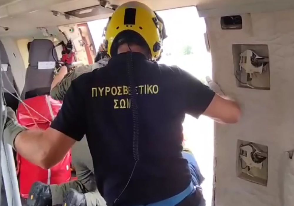 Με Super Puma οι απεγκλωβισμοί στην Αγία Τριάδα Καρδίτσας (VIDEO)