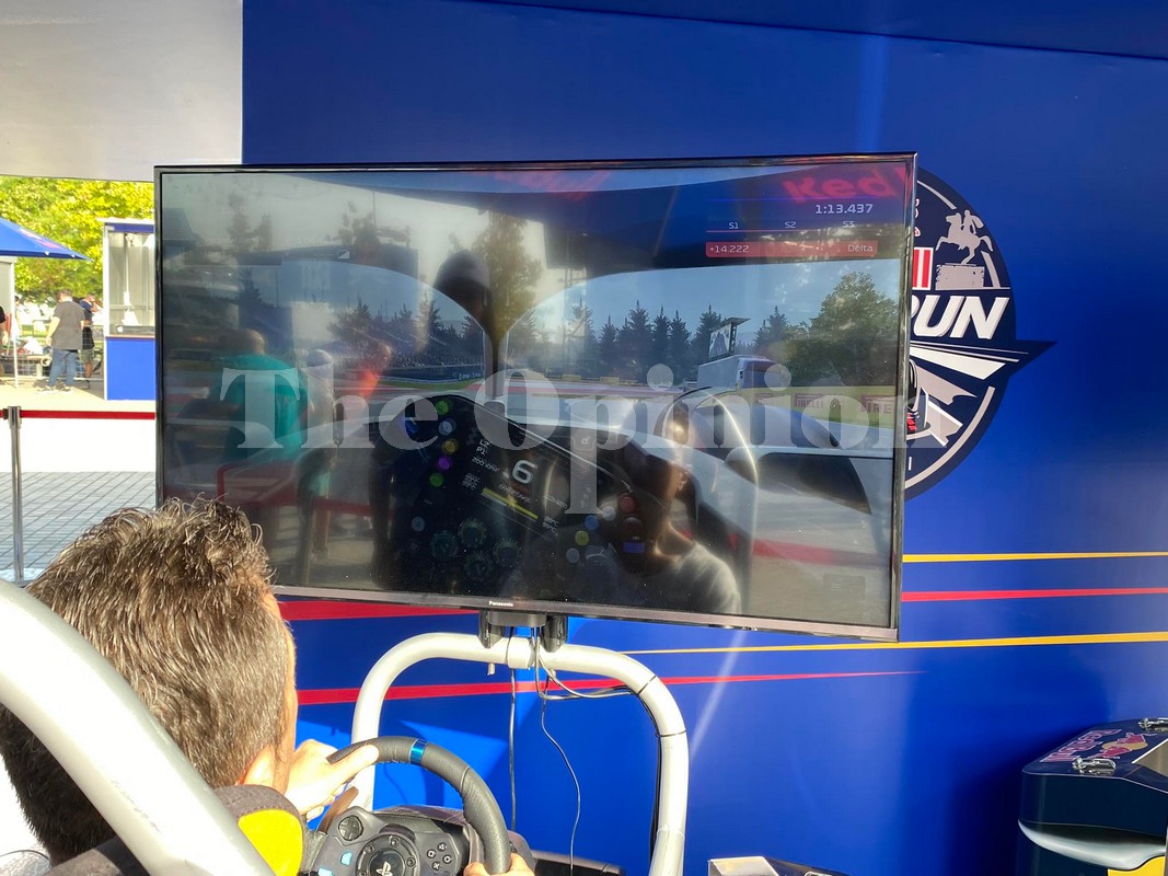 Θεσσαλονίκη: Redbull Showrun – Πως είναι να οδηγείς ένα μονοθέσιο της Formula 1 (ΦΩΤΟ+VIDEO)