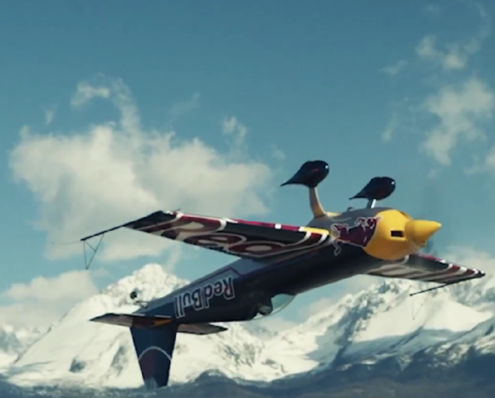 RedBull Showrun: Το αεροπλάνο και ο πιλότος που θα δούμε, στο αυριανό event