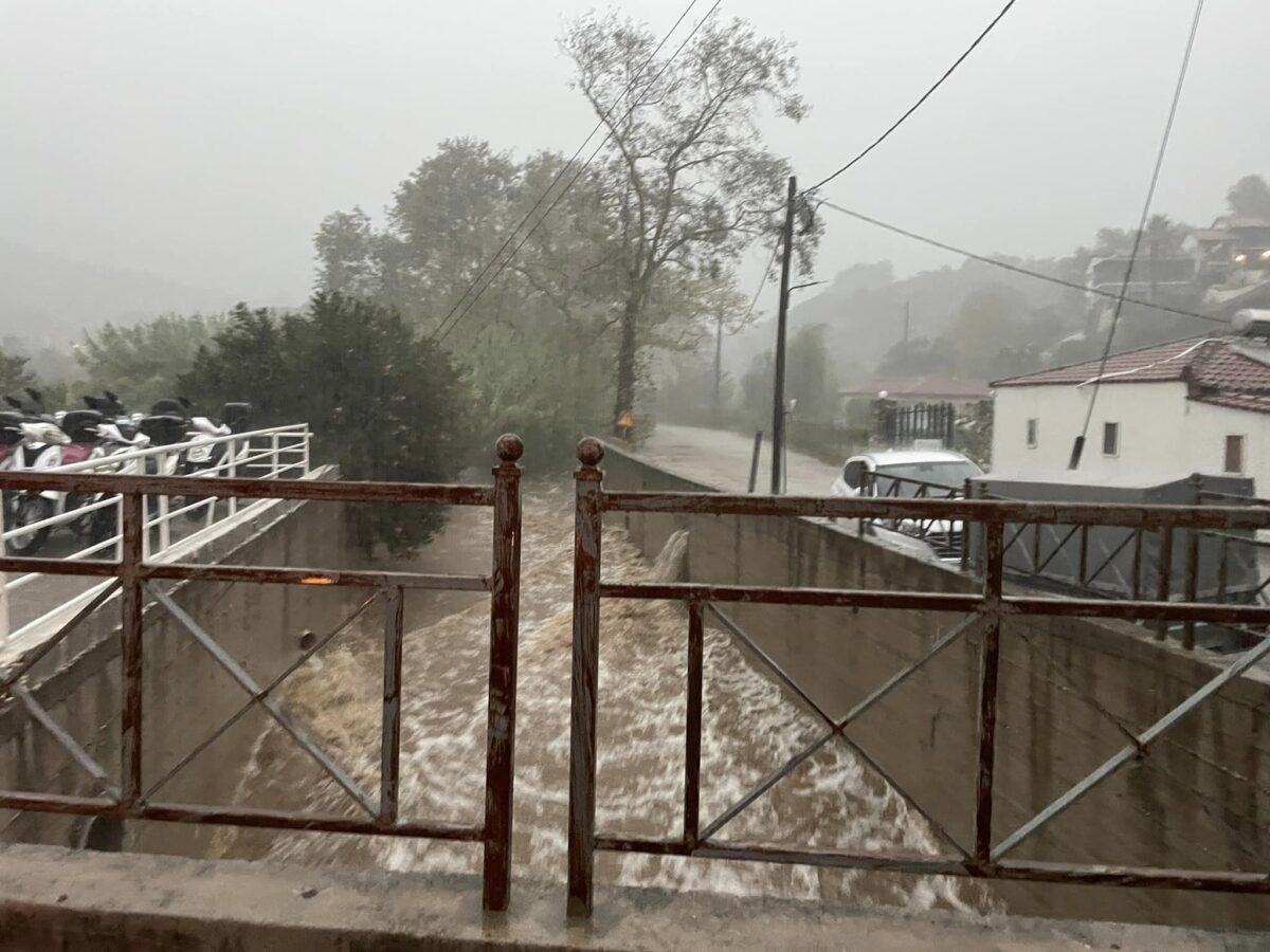 Εικόνες βιβλικής καταστροφής σε Βόλο, Λάρισα και Σποράδες (VIDEO)