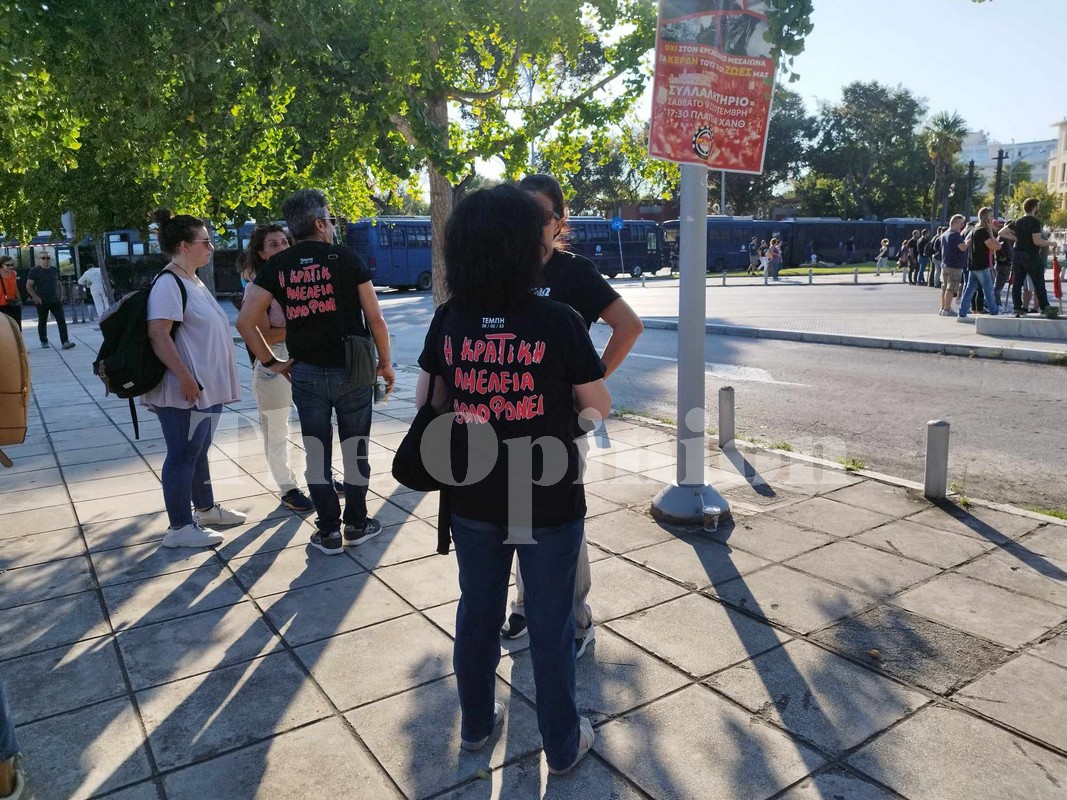 «57 ζωές ζητούν δικαίωση» – Συγγενείς θυμάτων από τα Τέμπη στη Θεσσαλονίκη (ΦΩΤΟ)