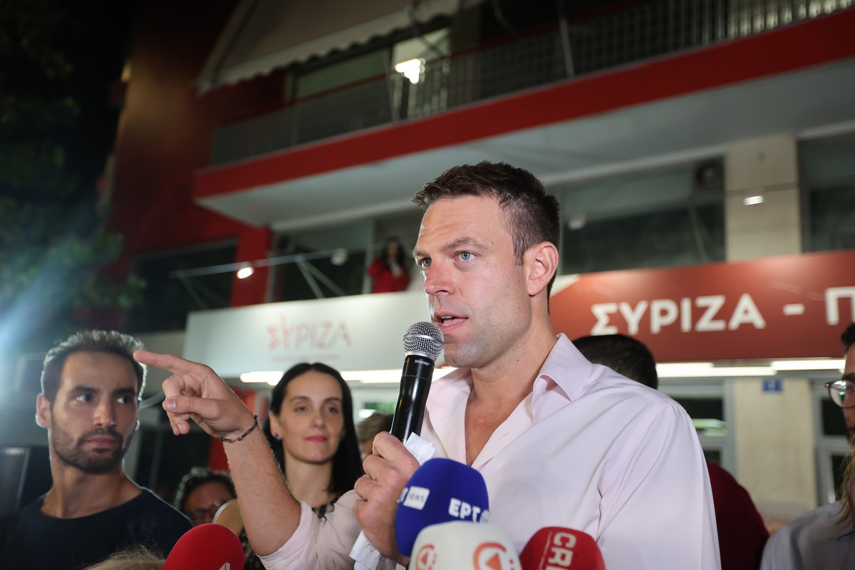 ΣΥΡΙΖΑ: Κείμενο με 1.300 υπογραφές – «Ο μύθος του ηγέτη που θα νικήσει τον Μητσοτάκη σε μια μονομαχία είναι ή αυταπάτη ή απάτη»