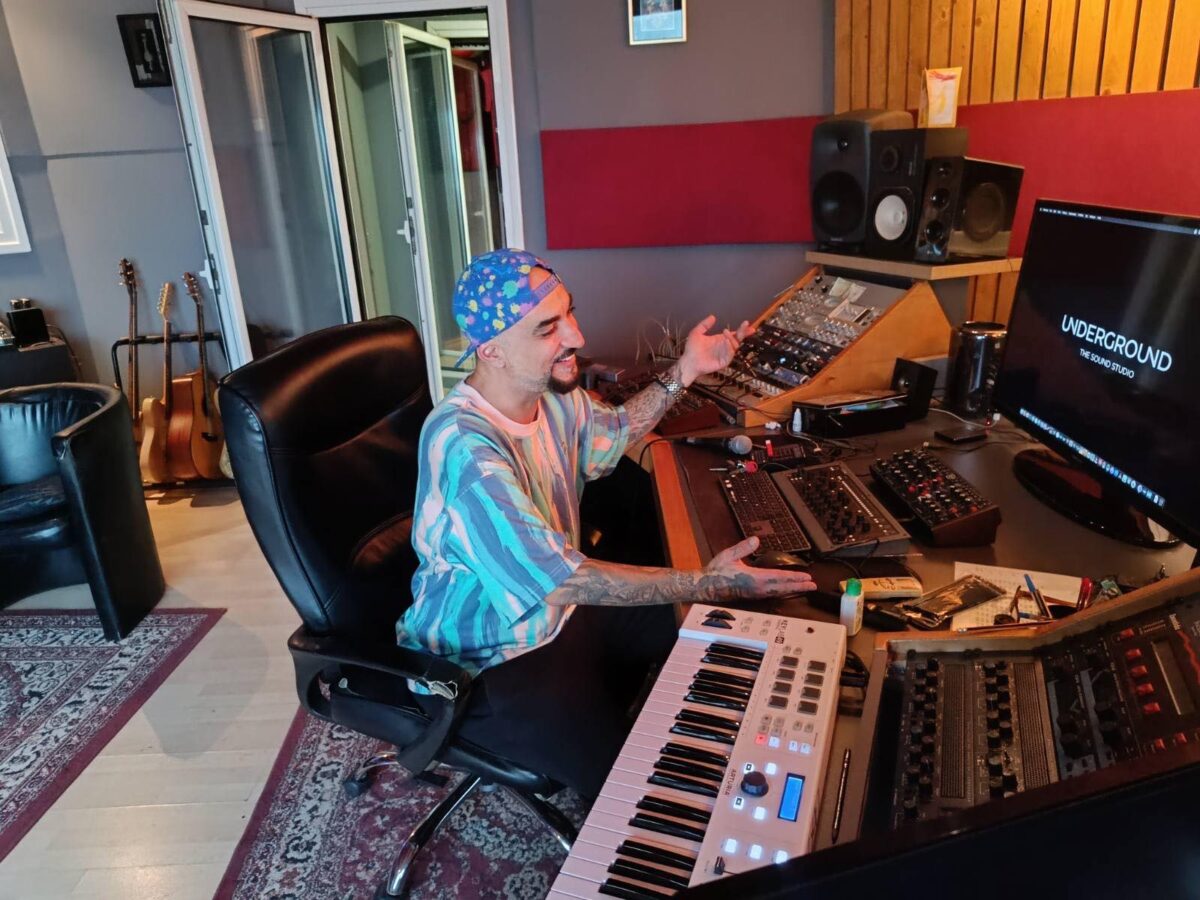 Ο Ταραξίας παρουσιάζει το νέο του τραγούδι «ΣΥΝΕΡΓΑΣΙΑ»