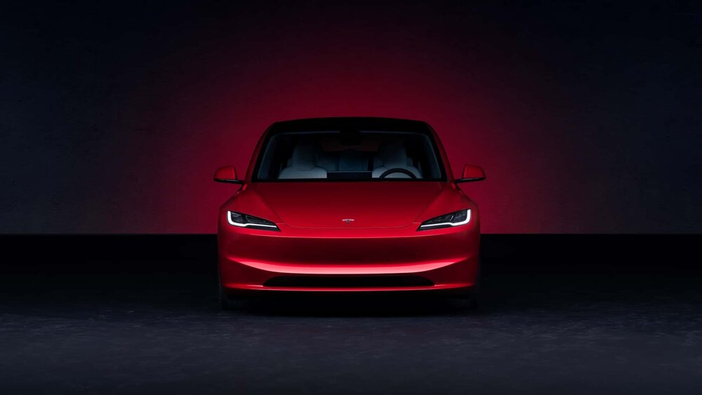 Ενεργό καπό για το Tesla Model 3 στην Ελλάδα