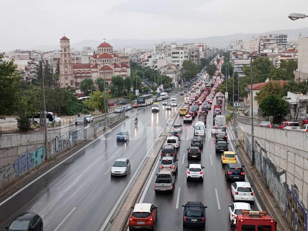 Όλη η Θεσσαλονίκη ένα χάος στους δρόμους (ΦΩΤΟΡΕΠΟΡΤΑΖ)