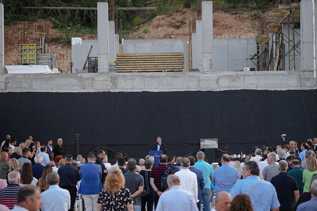 Ο Απόστολος Τζιτζικώστα θεμελίωσε το νέο Διοικητήριο Ημαθίας (ΦΩΤΟ)