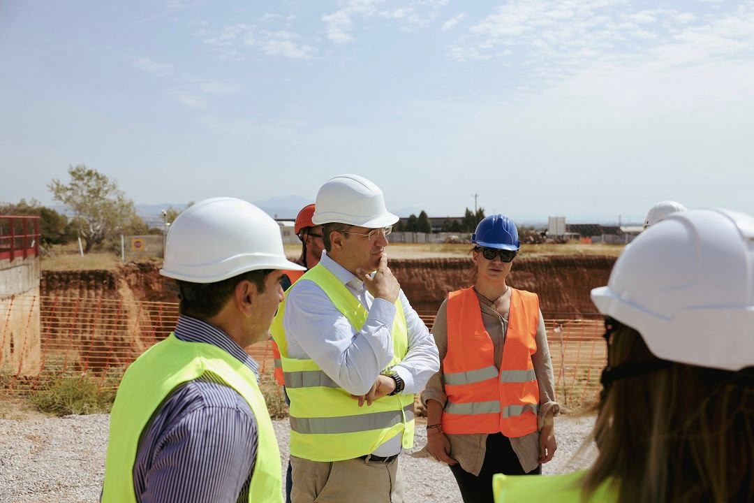 Επίσκεψη του Τζιτζικώστα στο διυλιστήριο της ΕΥΑΘ (ΦΩΤΟ)