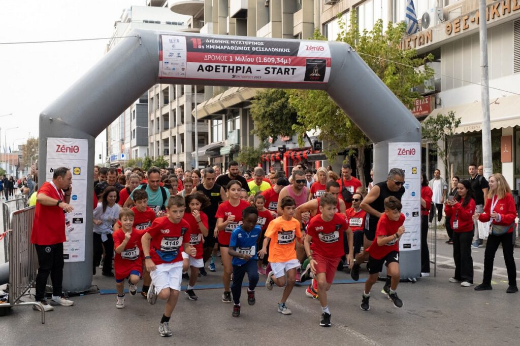 Μαγική βραδιά με 18.000 δρομείς στη Θεσσαλονίκη (ΦΩΤΟΡΕΠΟΡΤΑΖ)