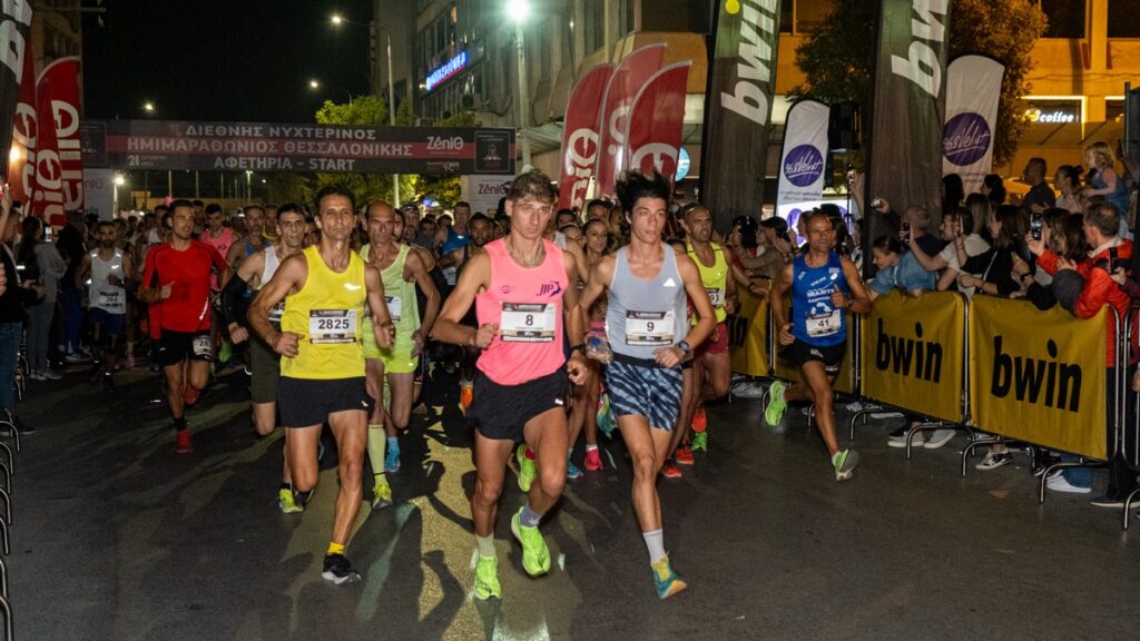 Μαγική βραδιά με 18.000 δρομείς στη Θεσσαλονίκη (ΦΩΤΟΡΕΠΟΡΤΑΖ)
