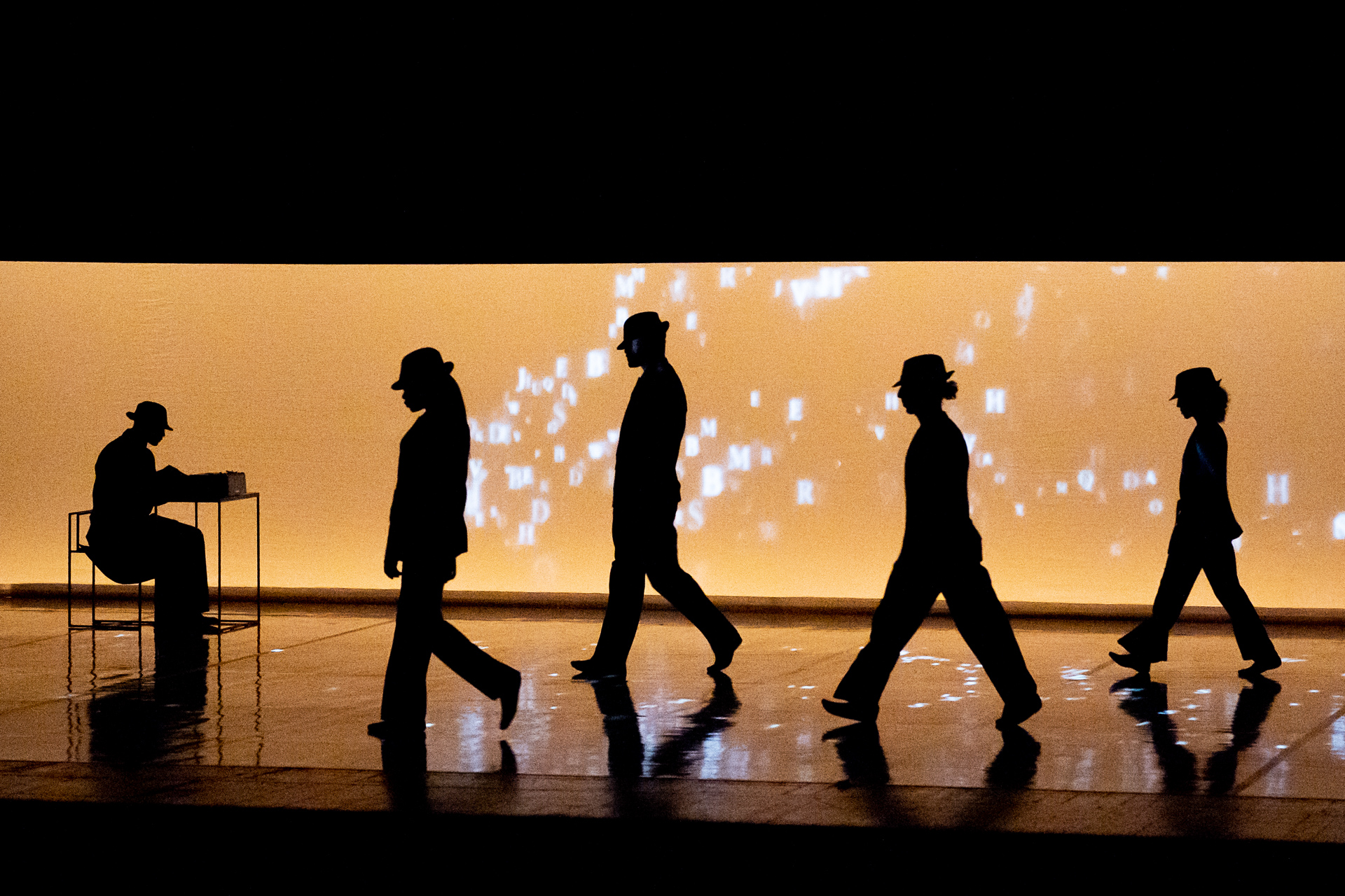 ”Dance Me”: Μια παράσταση φόρος τιμής στον σπουδαίο  Leonard Cohen