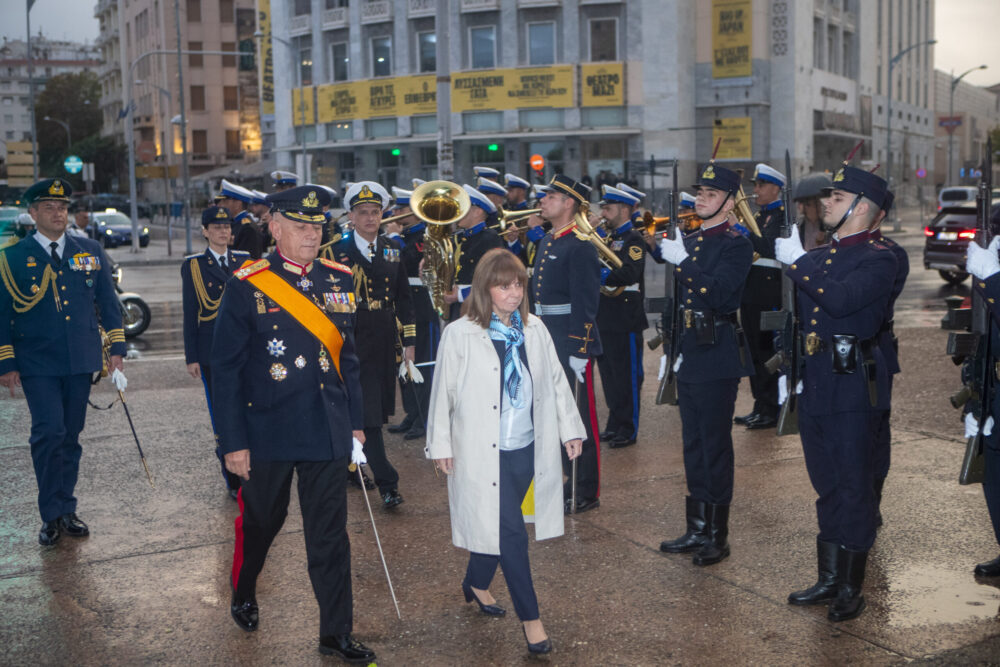 Θεσσαλονίκη: Η έπαρση της σημαίας στον Λευκό Πύργο παρουσία της Κ. Σακελλαροπούλου (ΦΩΤΟ -VIDEO)