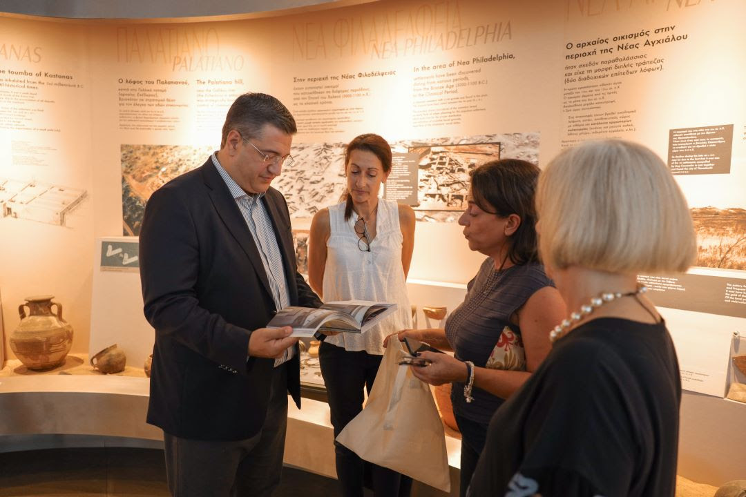 Επίσκεψη Τζιτζικώστα στο Αρχαιολογικό Μουσείο Θεσσαλονίκης (ΦΩΤΟ)