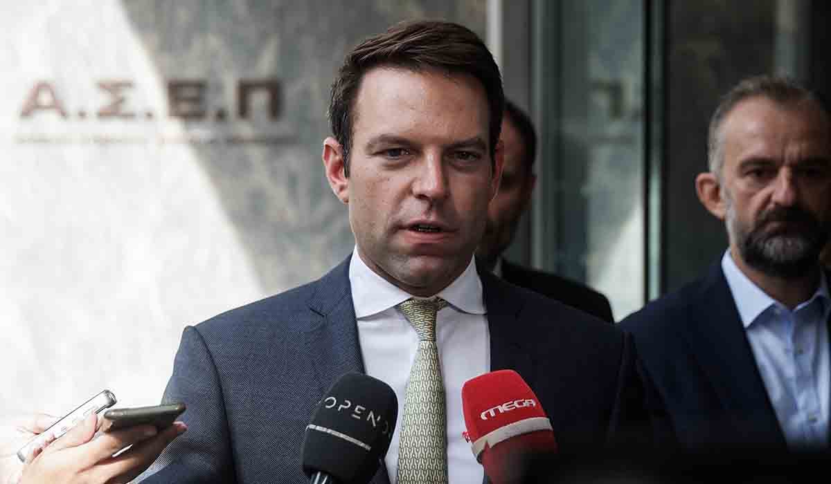 Κασσελάκης για υποκλοπές: «Δεν μπορεί να κρυφτεί με ειρωνείες από την κυβέρνηση»