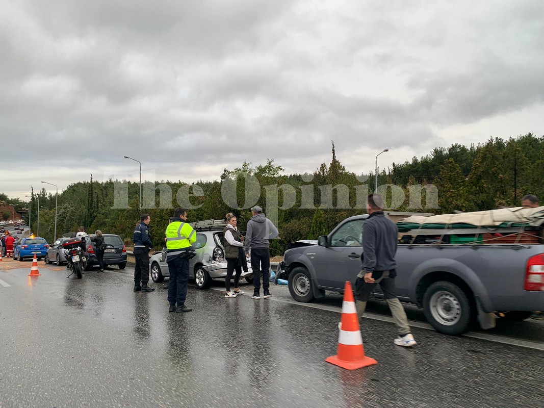 Θεσσαλονίκη: Στα «κόκκινα» ο Περιφερειακός και αυτό το πρωινό – Εκτροπή αυτοκινήτου (ΦΩΤΟ)