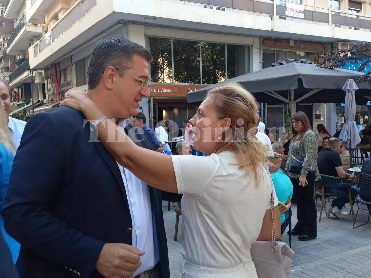 Όλοι για selfie με τον Τζιτζικώστα (ΦΩΤΟ-VIDEO)