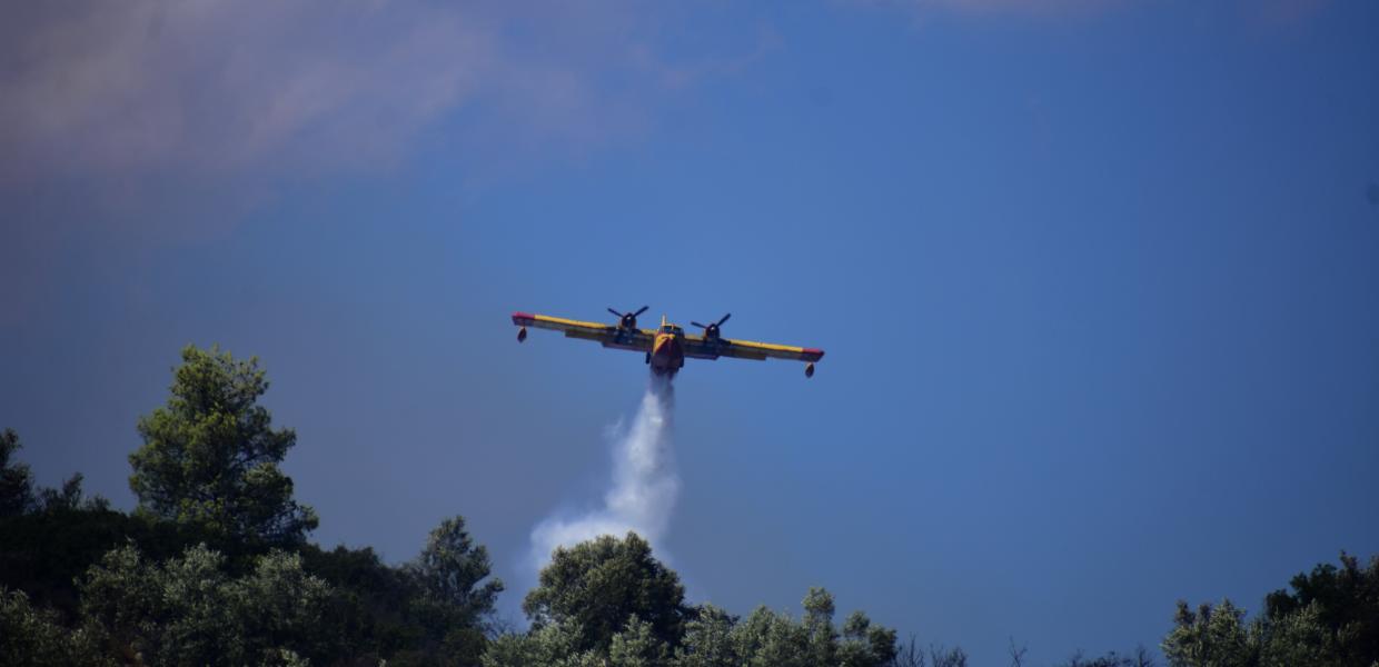 Η Ελλάδα στέλνει στην Ισπανία δύο Canadair για την αντιμετώπιση των μεγάλων πυρκαγιών