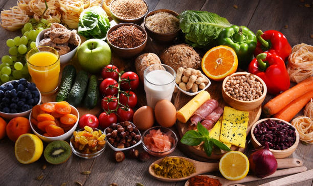 Το χειμωνιάτικο φρούτο που κάνει θαύματα στην υγεία μας