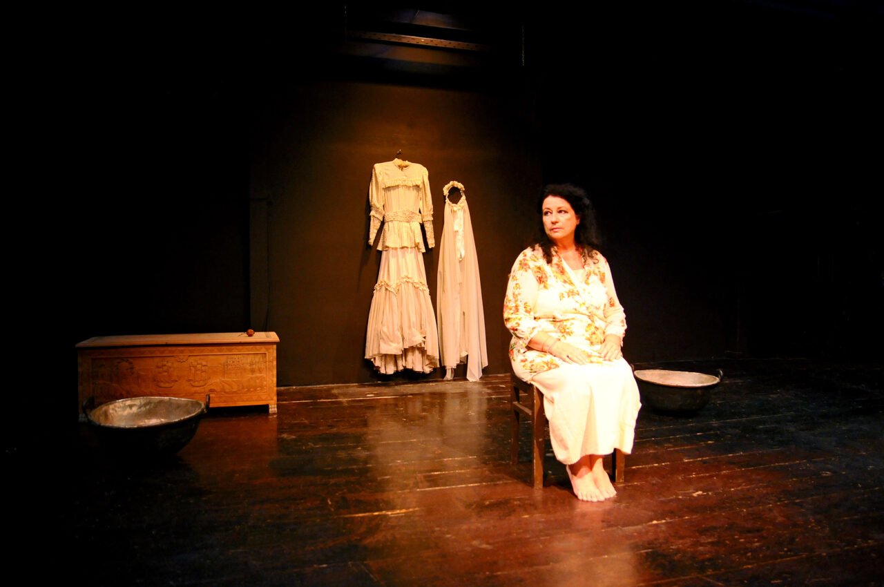 «Ο Γάμος» της Βάσας Σολωμού Ξανθάκη στο θέατρο Αμαλία