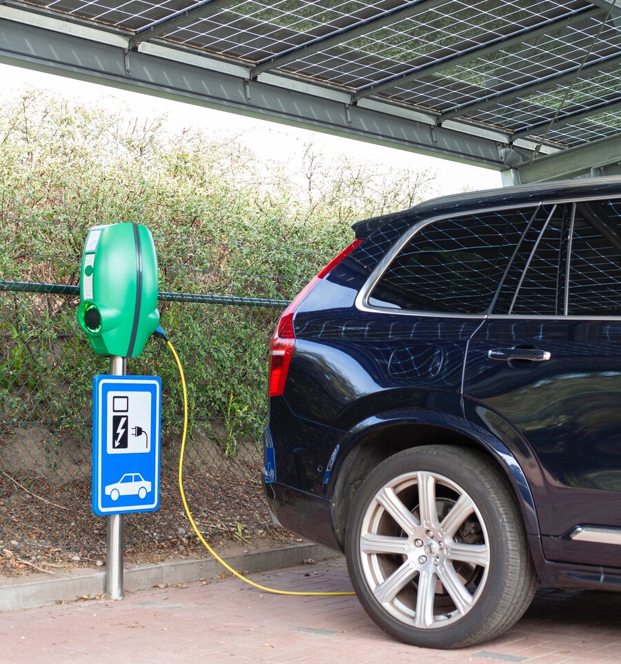 Το πρώτο off – road SUV που κινείται με ηλιακή ενέργεια