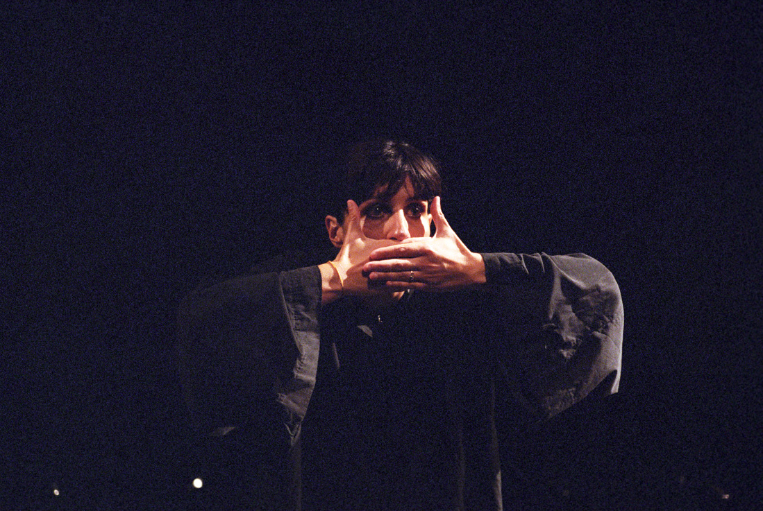 «Μαράν Αθά» στο Θέατρο Αμαλία για δυο παραστάσεις