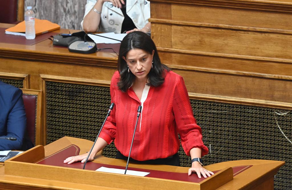 «Δεν έχω ευθύνη, είχαμε υπηρεσιακή κυβέρνηση» – Η Κεραμέως για υπόθεση Ασημακοπούλου (VIDEO)