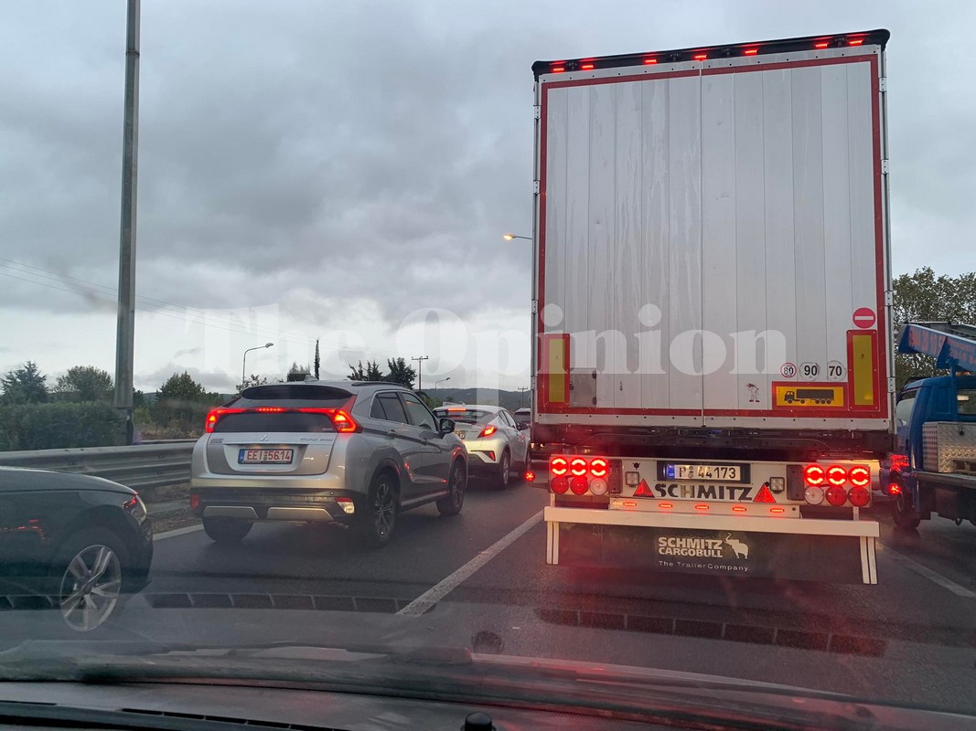 Θεσσαλονίκη: Φορτηγό εξετράπη στον Περιφερειακό