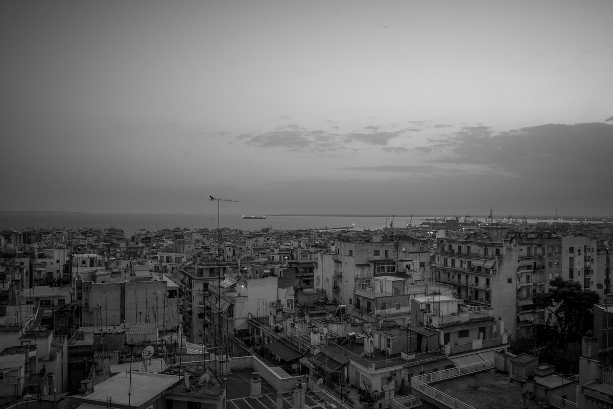 Η αγορά ακινήτων στην Ελλάδα αντιμετωπίζει σοβαρές πιέσεις: Οι επιπτώσεις από τις αυξήσεις κόστους και τις καθυστερήσεις στην οικοδομή