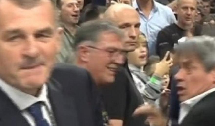 Η…σφαλιάρα του Σάβιτς που έγινε viral (video)