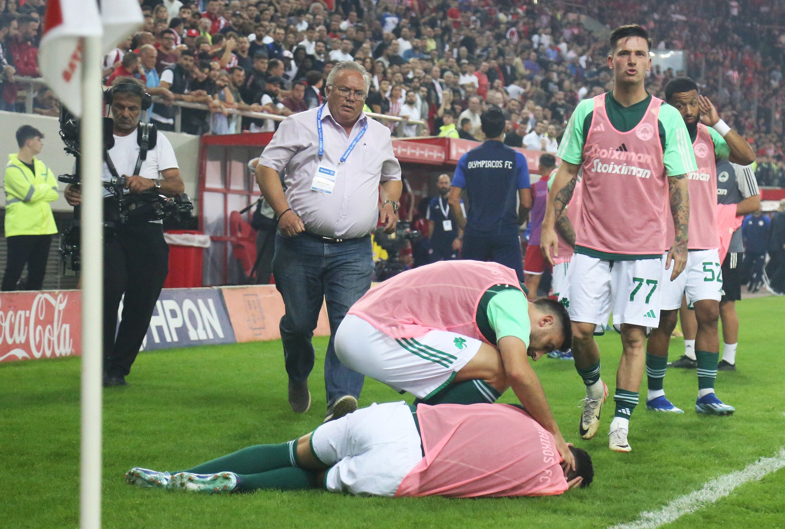 Live your myth in Greece: Με κόσμο το Ολυμπιακός-ΠΑΟΚ!