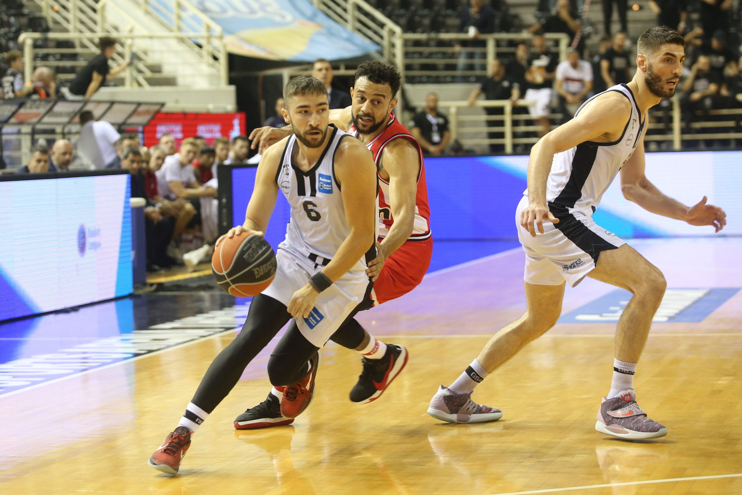 ΠΑΟΚ – Ολυμπιακός 63-77: Λύγισε από απουσίες και… Φαλ (video)