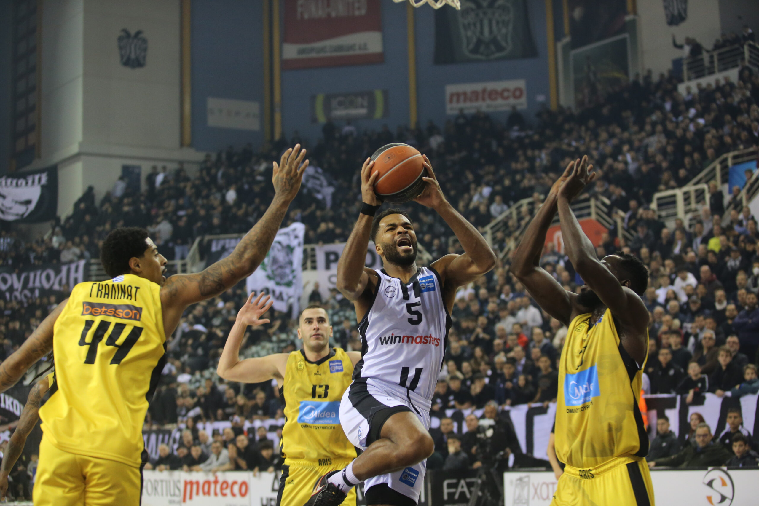 ΠΑΟΚ-Άρης 82-76: «Aσπρόμαυρη» κυριαρχία σε ντέρμπι από τα παλιά! (vids)