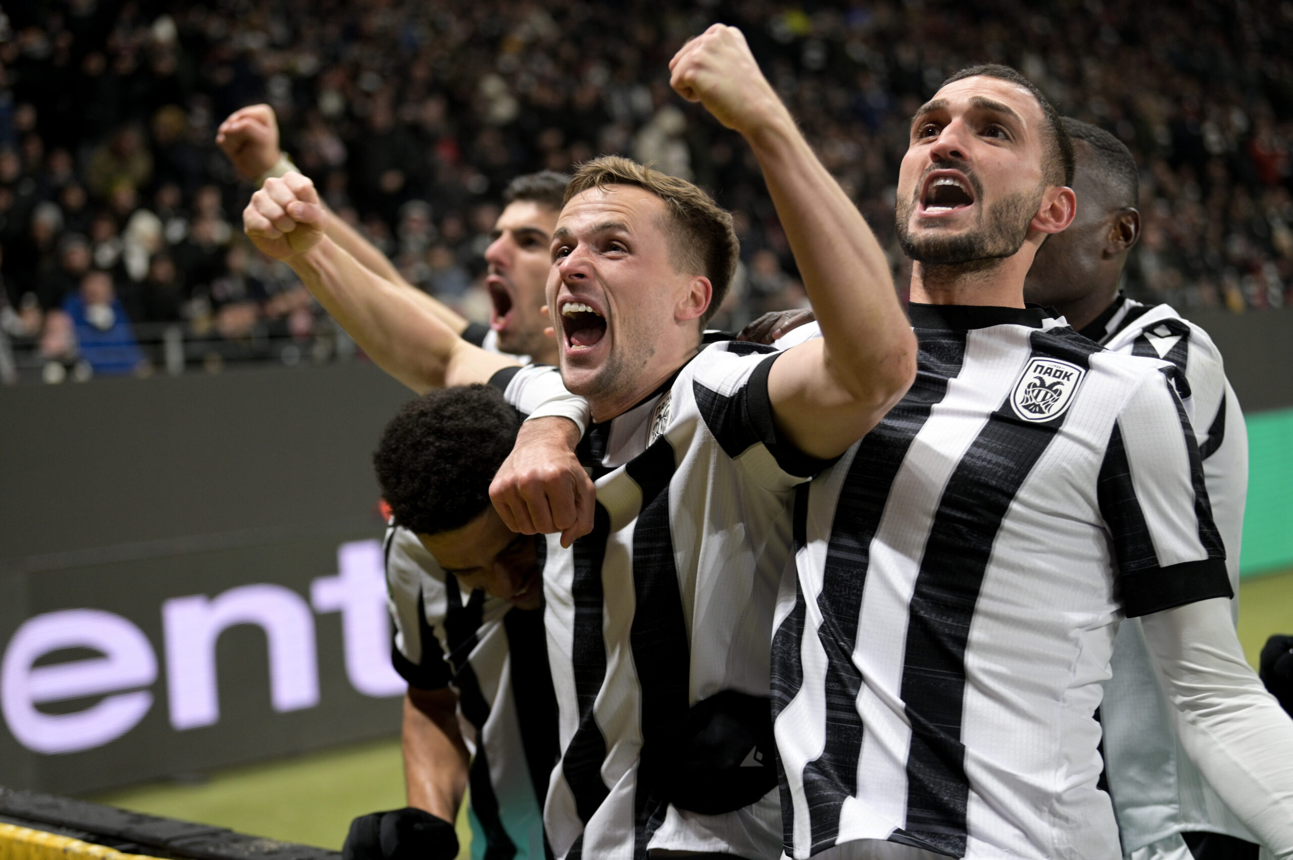 ΠΑΟΚ μόνο εσύ: Απίθανο διπλό και «πέταξε» στους 16 του Conference League (video)