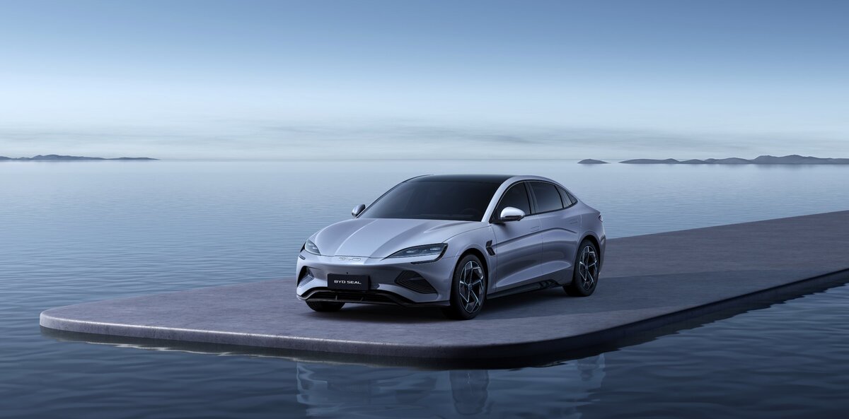 «Σκληρή μάχη» ανάμεσα σε BYD και Tesla